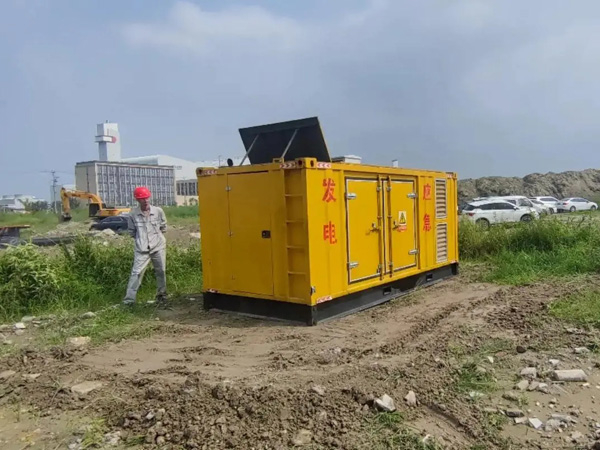 龙岩200KW柴油发电机机组每小时的油耗量受哪些因素影响？